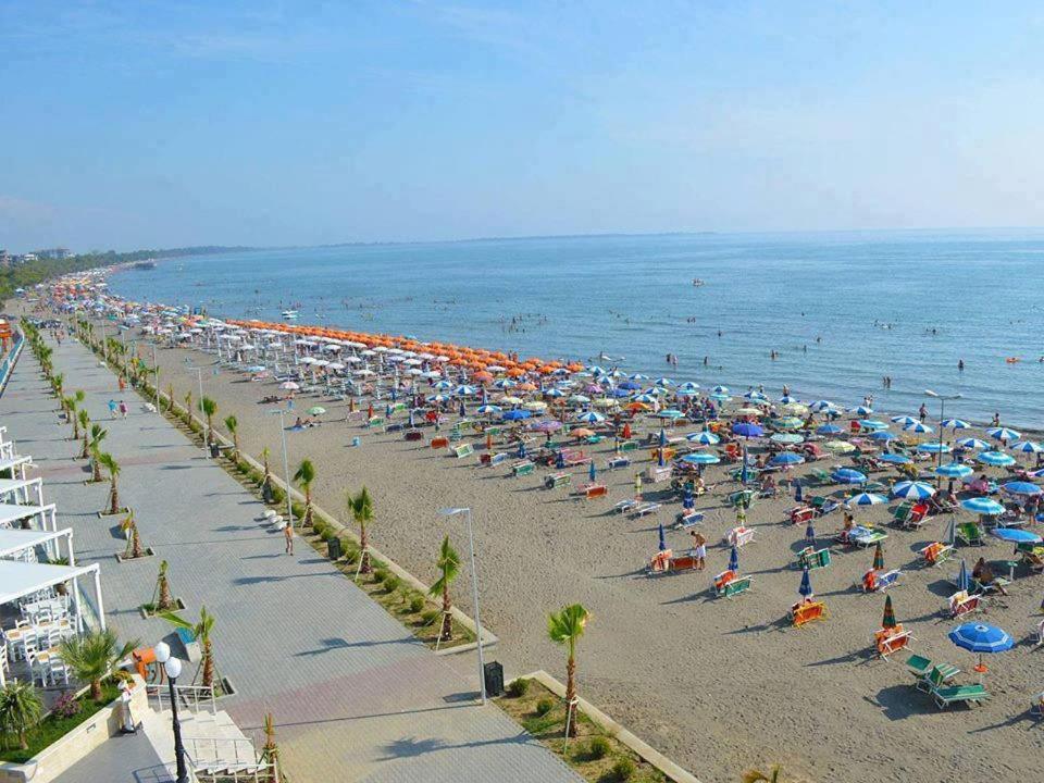 Hotel MARIO Shëngjin Exterior foto
